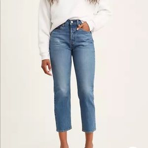 Levi Wedgie Straight 27 - 26” inseam